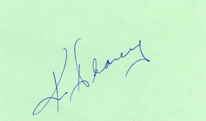 Kim Delaney autograph