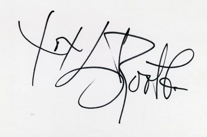 Lindy Booth autograph