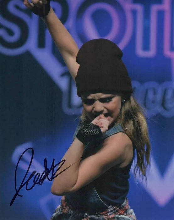 Joelle Better autograph