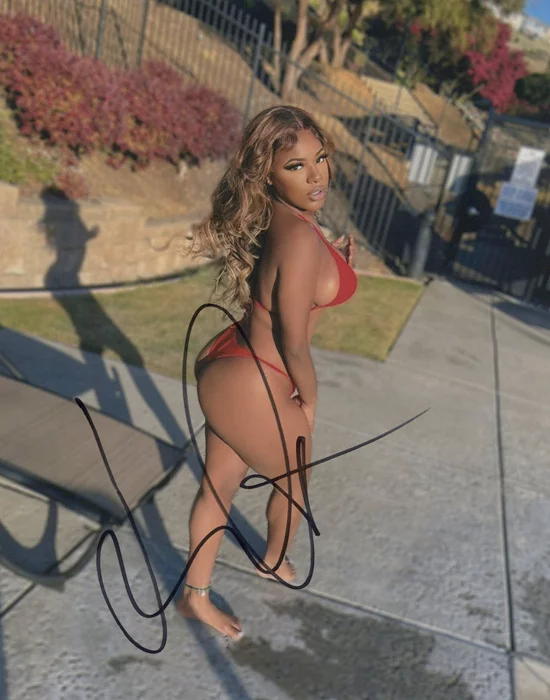 Jordyn Carter autograph