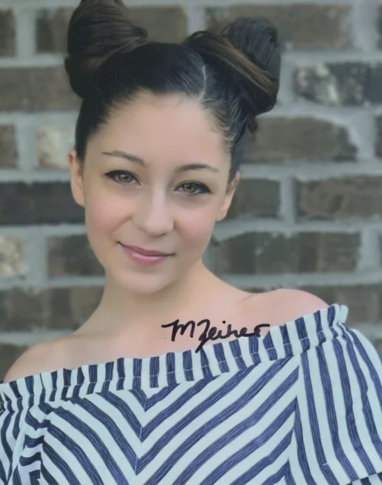 Maddie Zeiher autograph