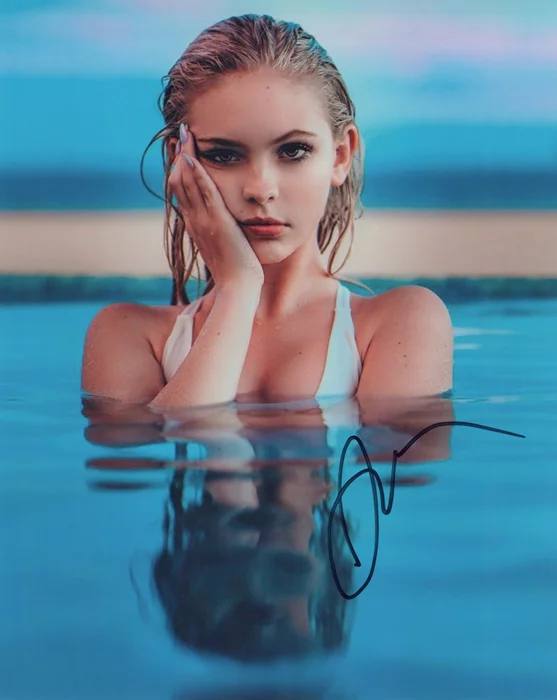 Jordyn Jones autograph