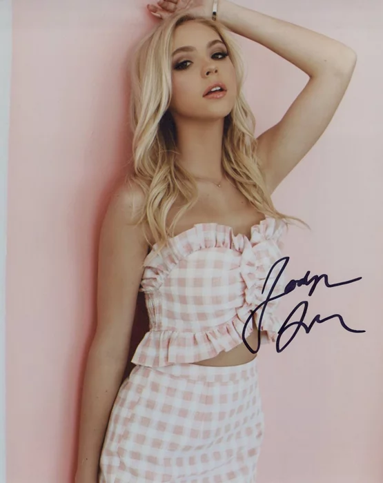 Jordyn Jones autograph