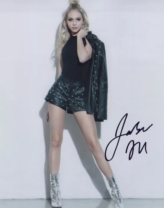 Jordyn Jones autograph