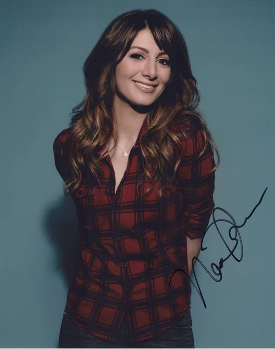 Nasim Pedrad autograph