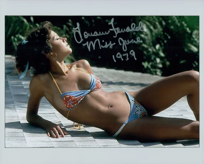 Louann Fernald autograph