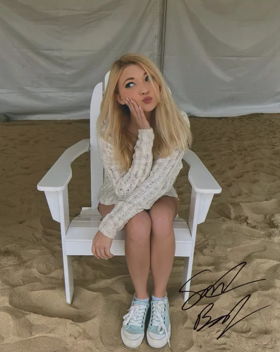 Samantha Bailey autograph