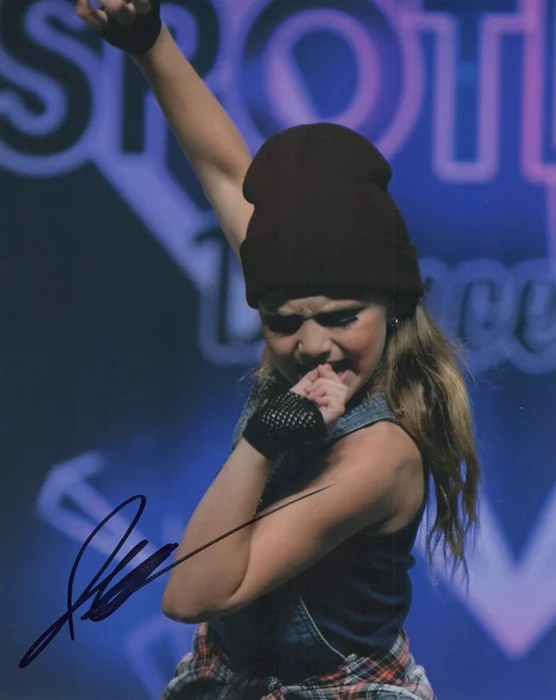 Joelle Better autograph