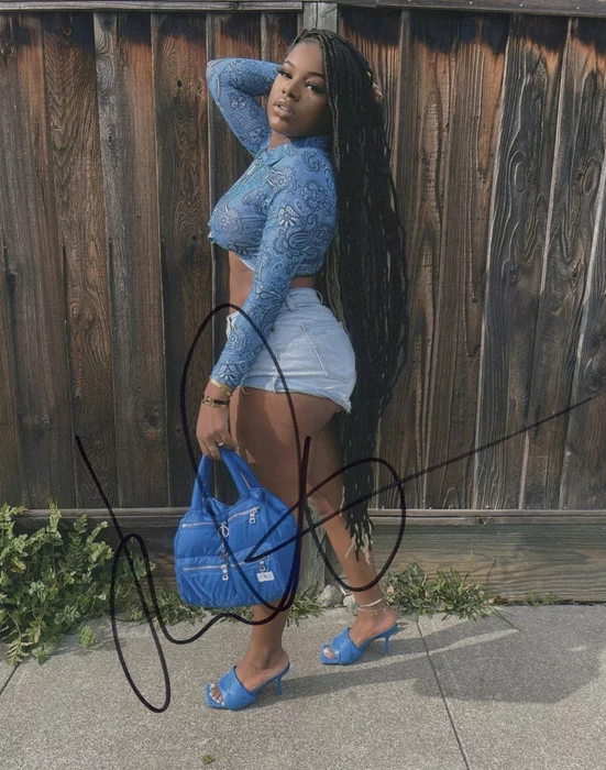 Jordyn Carter autograph