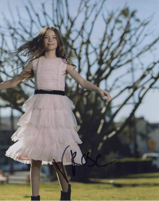 Victoria Rose Mueller autograph