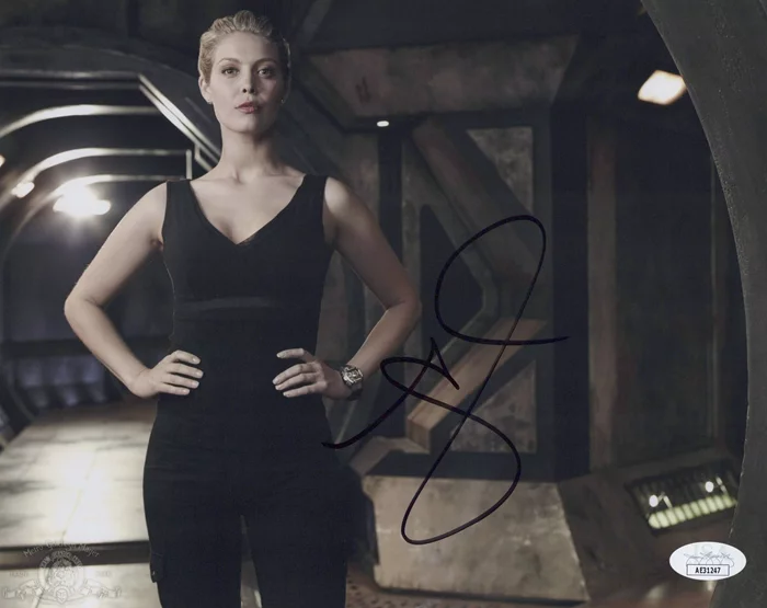 Alaina Huffman autograph