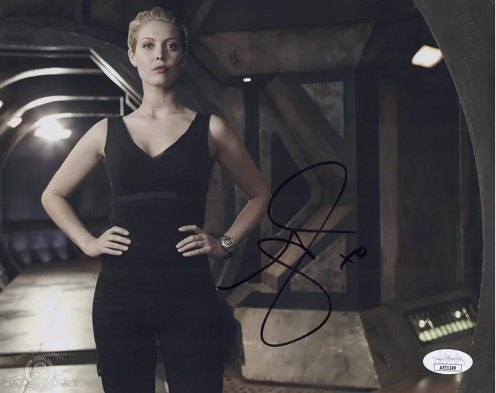 Alaina Huffman autograph
