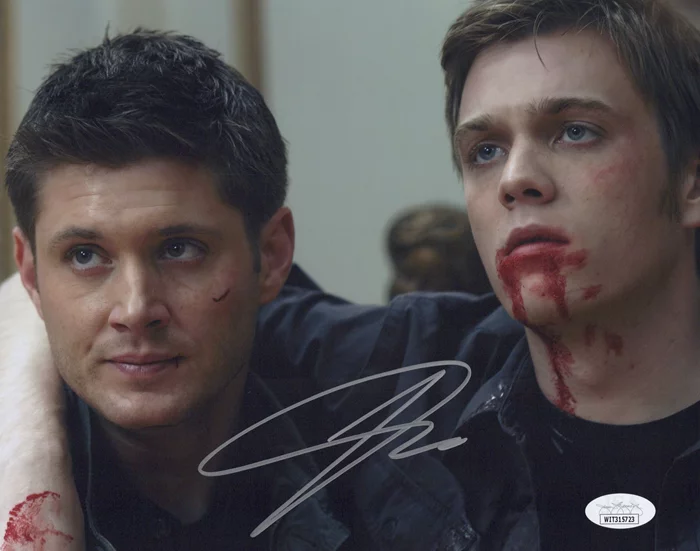 Jake  Abel autograph