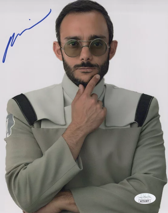 Omid Abtahi autograph