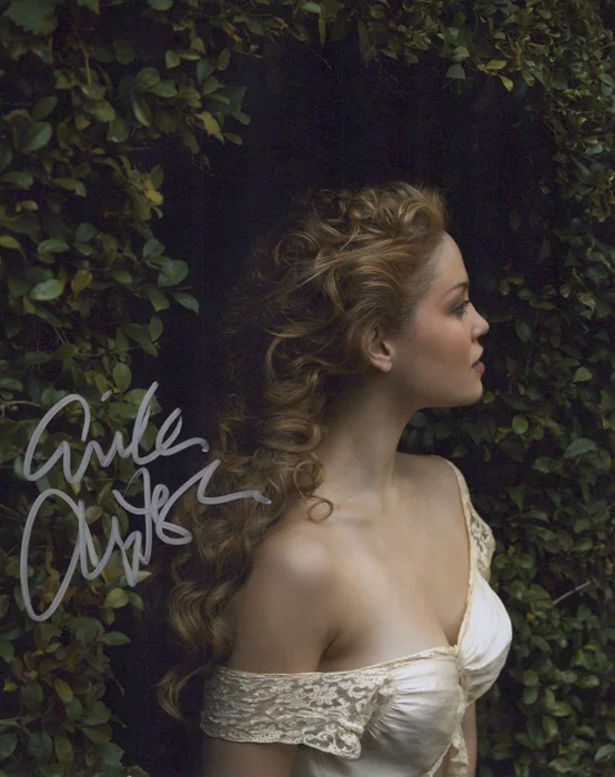 Erika Christensen autograph