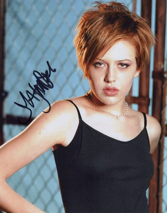 Majandra Delfino autograph