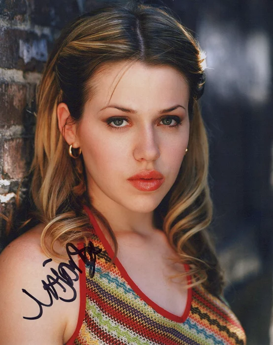 Majandra Delfino autograph