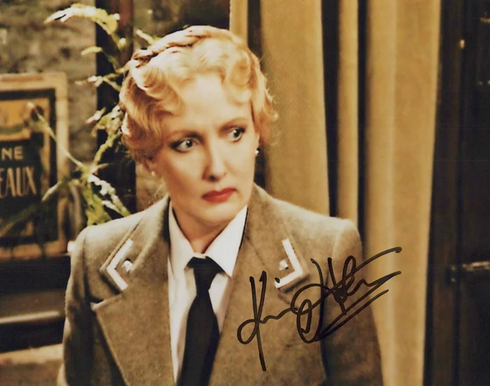 Kim Hartman autograph