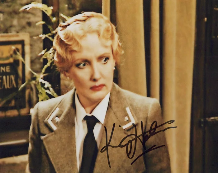 Kim Hartman autograph