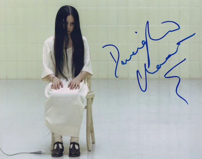 Daveigh Chase autograph