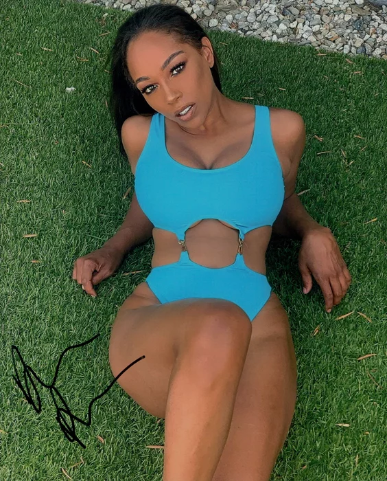 Danielle Blackwell autograph