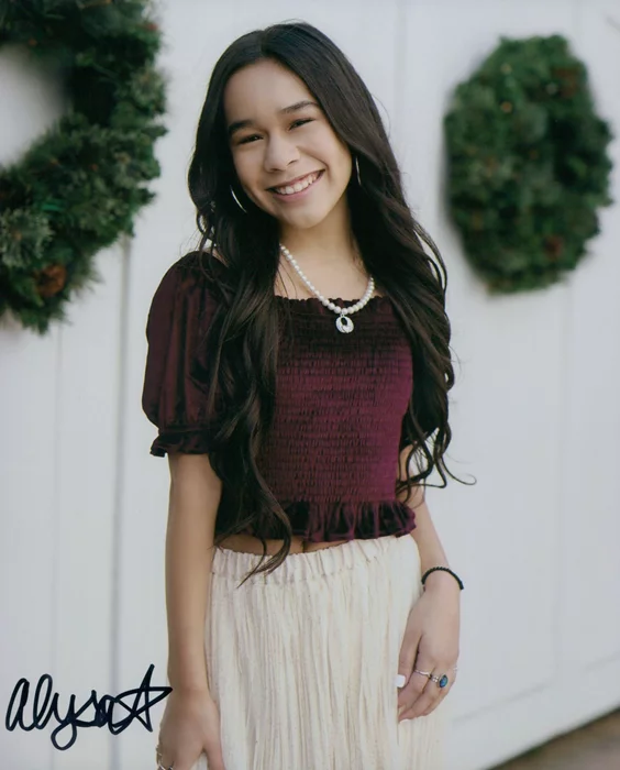 Alysa Gutierrez-Sierra autograph