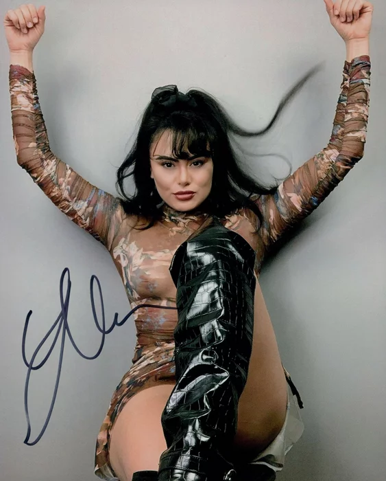 Geraldine Moreno autograph