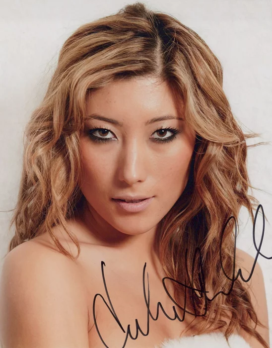 Dichen Lachman autograph
