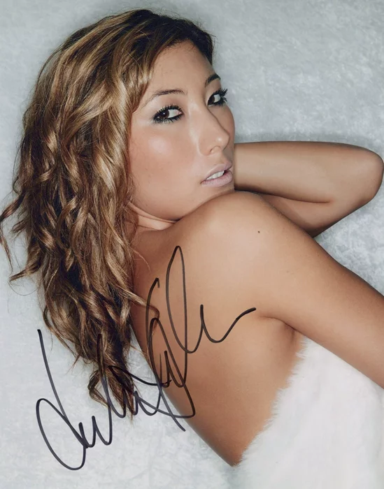 Dichen Lachman autograph