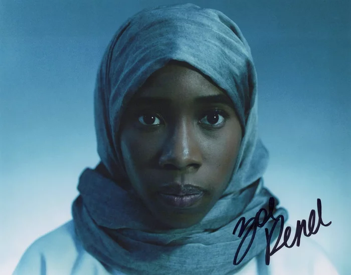 Zoe Renee autograph