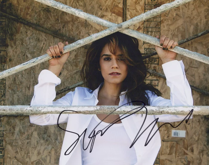 Sepideh Moafi autograph