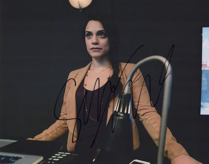 Sepideh Moafi autograph