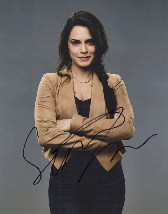 Sepideh Moafi autograph