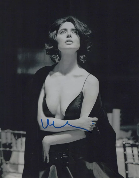 Isabella Rossellini autograph