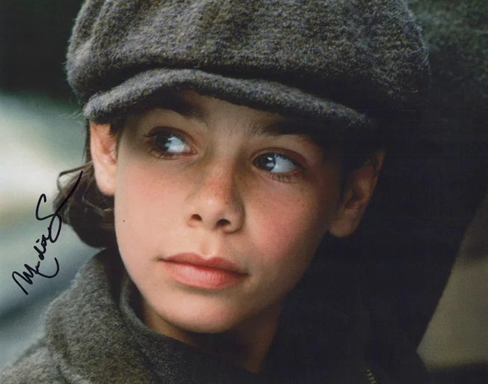 Meredith Salenger autograph