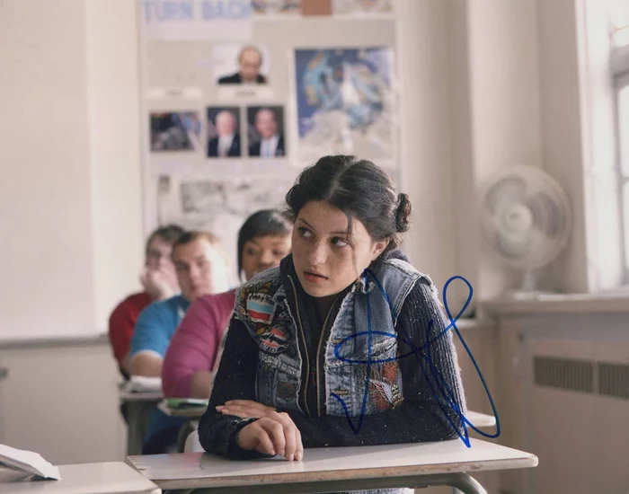 Alia Shawkat autograph