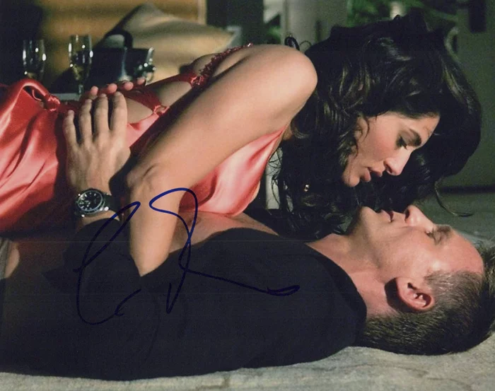 Caterina Murino autograph