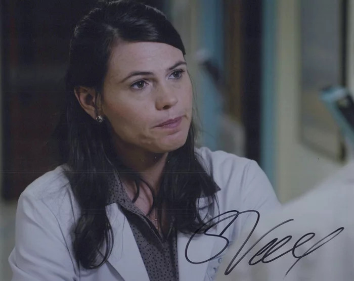 Clea DuVall autograph