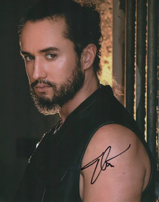 Tyler Gallant autograph