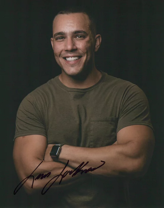 Lucas Lockwood autograph