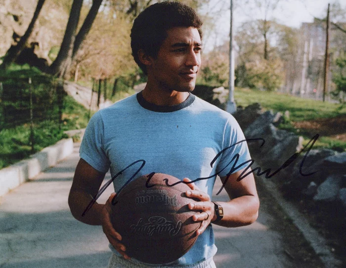Devon Terrell autograph