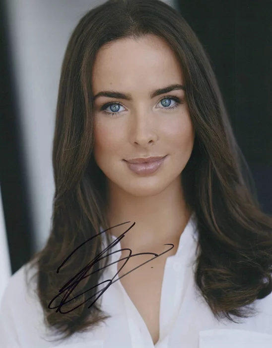 Ashleigh Brewer autograph