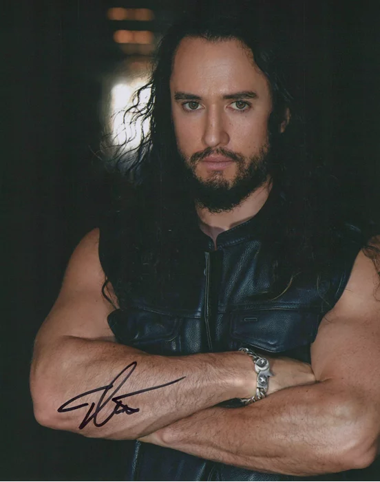Tyler Gallant autograph