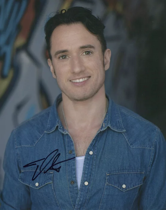 Tyler Gallant autograph