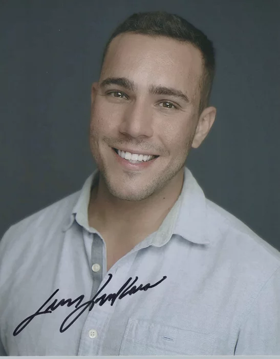 Lucas Lockwood autograph