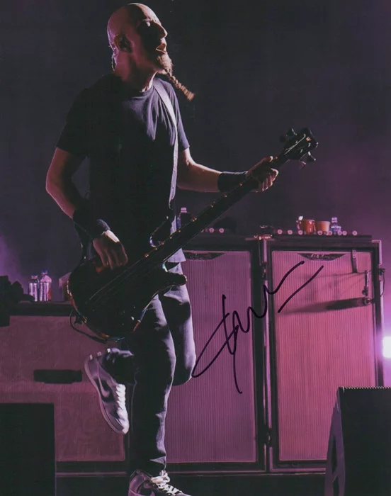 Shavo Odadjian autograph