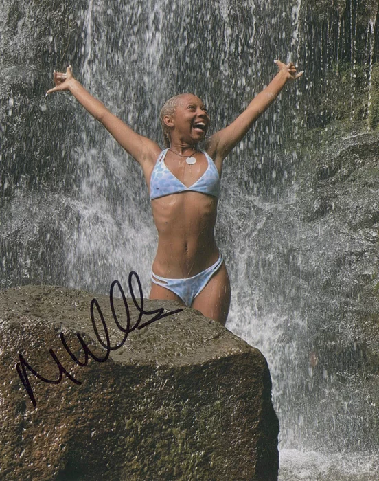 Marsaille Wells autograph