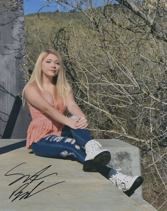 Samantha Bailey autograph