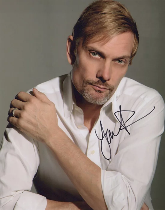 Yan Birch autograph