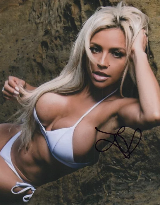 Lyddie Moringo autograph